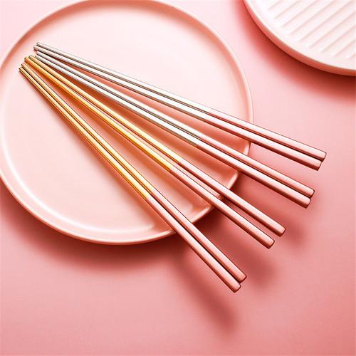 纺织品,针织品及原料批发;服装批发;鞋帽批发;化妆品及卫生用品批发